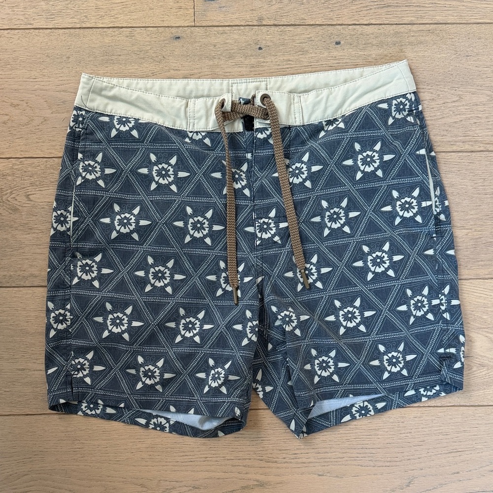 Faherty Biarritz Board Shorts - Size 29 Color CHIKURA